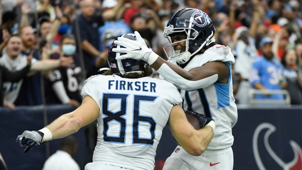 Tennessee Titans beat Houston Texans to clinch AFC's number one