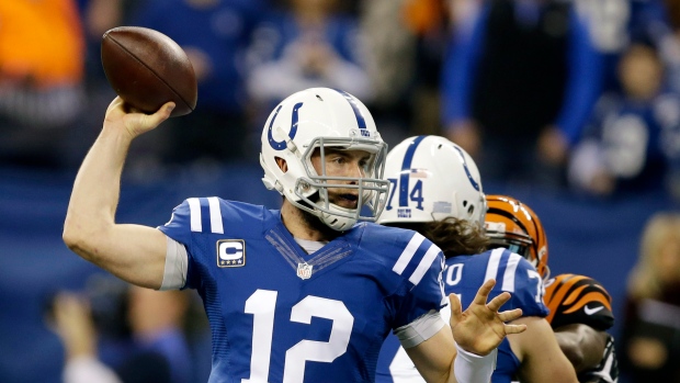 Peyton Manning Catches Up With Andrew Luck Before Sunday's Colts Win