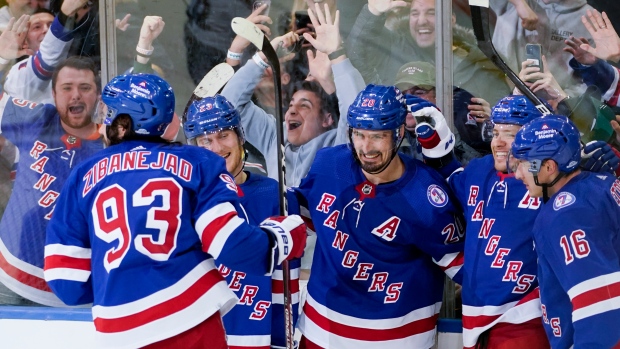 Rangers roll off 15 unanswered runs in rout of Red Sox