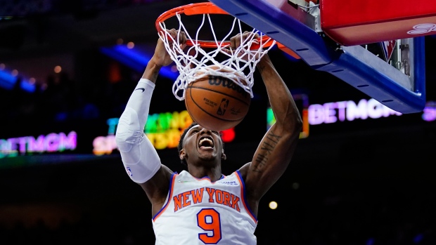 New York Giants QB Daniel Jones and Knicks G RJ Barrett swap jerseys