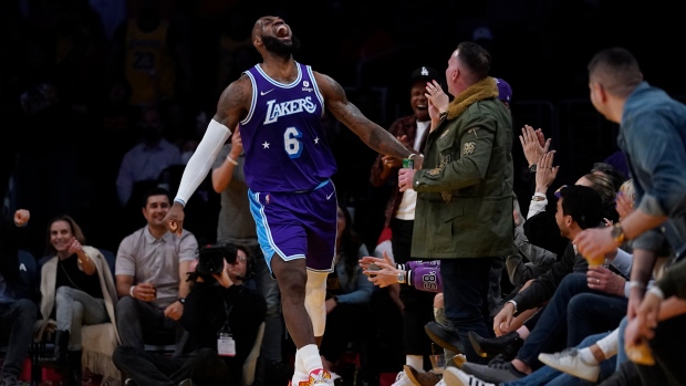 Anthony Reaches Ninth in All-Time NBA Scoring, Lifting Lakers to 121-118  Win Over Grizzlies – Los Angeles Sentinel