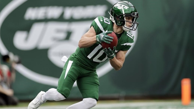 AP source: Jets releasing WR/KR Braxton Berrios