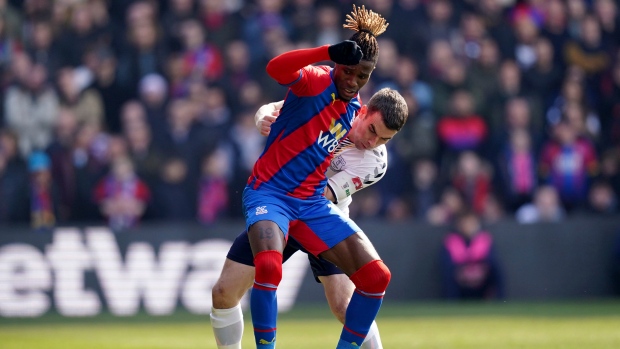 Wilfried Zaha Seamus Coleman