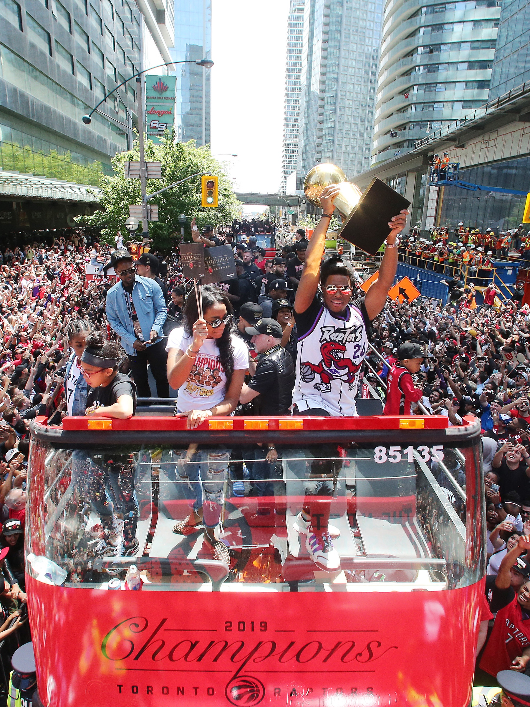 Lowry thanks Raptors organization, fans: 'This will forever be home