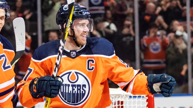 Connor McDavid shows up to beer league hockey game, team loses in