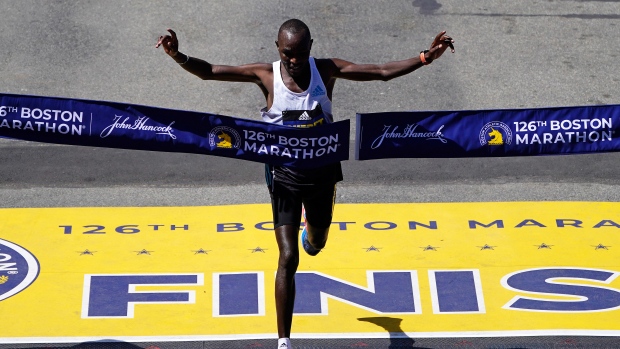 Reigning champ Evans Chebet among those who will compete against