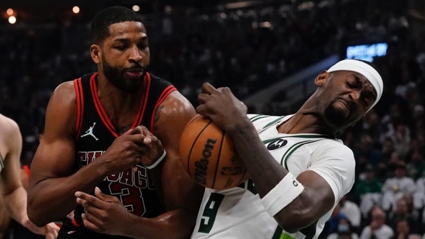 Tristan Thompson and Bobby Portis