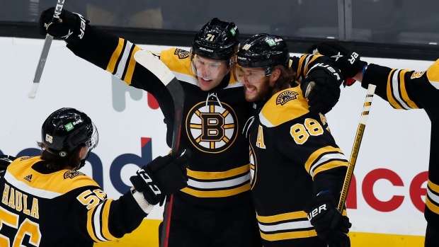 David Pastrnak scores again as unbeaten Bruins top Sharks