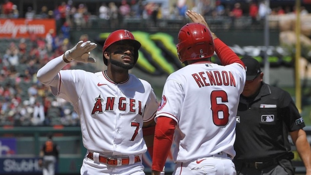 Brandon Phillips' grand slam and six RBIs give Reds victory over