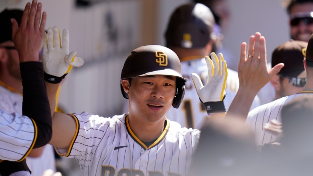 Padres' Kim Ha-seong extends hitting streak to 16 games