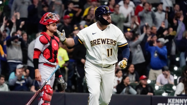 Brewers 1B Rowdy Tellez pitches 9th of playoff-clinching win - ESPN