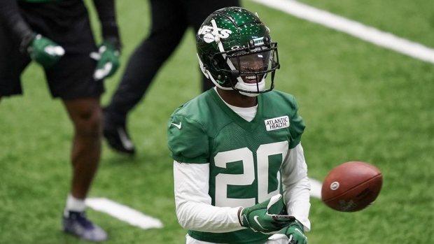 Jets' Sauce Gardner graduates college, fulfilling promise to mother