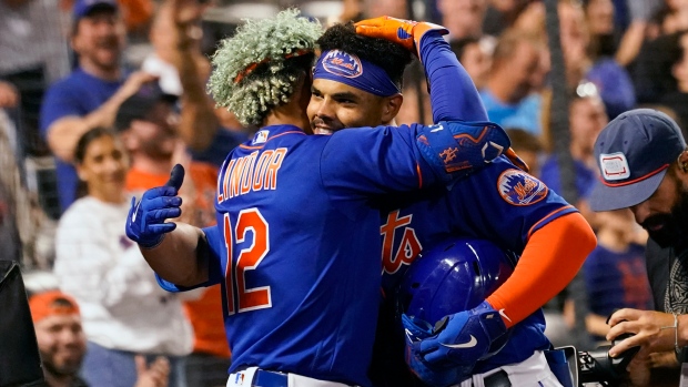 Eduardo Escobar walks off Mets back to 1st in NL East with massive