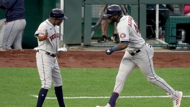 Yordan Alvarez hits walk-off home run in win over Royals