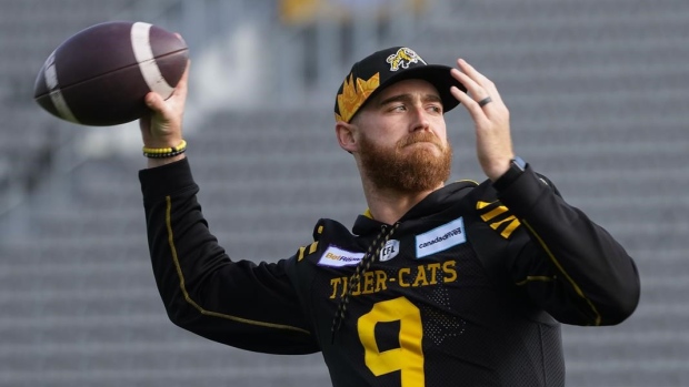 Veteran Dane Evans leads Hamilton Ticats to stunning home victory