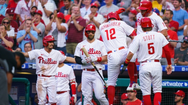 Hoskins hits 3-run double, Phillies beat Blue Jays 5-1