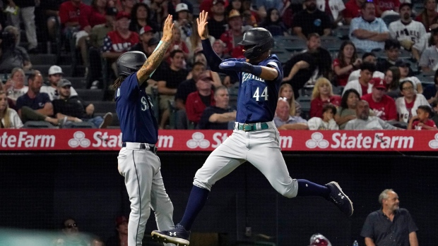 Cal Raleigh homers twice as Mariners beat Angels - The Japan News