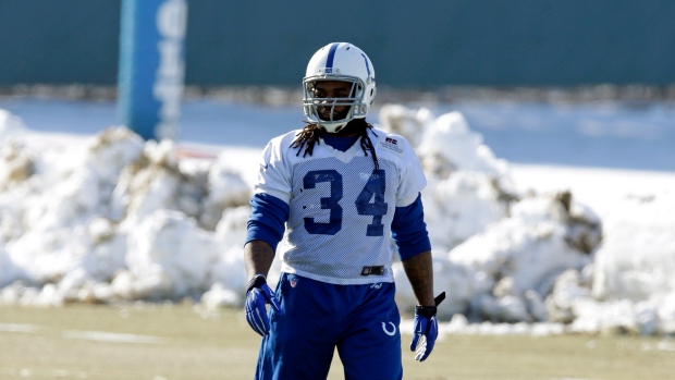 Cleveland Browns trade Trent Richardson to Colts for first-round