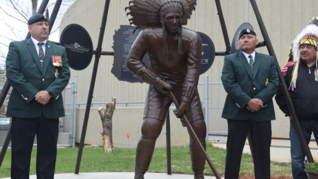 Mariners honour broadcaster with statue