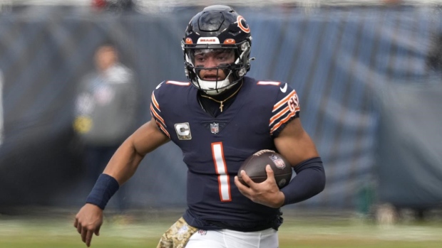 Fields set to play for Bears against Eagles; Claypool out