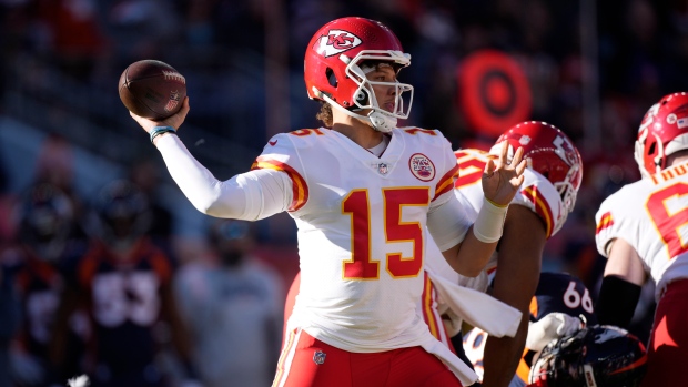 Chiefs seek top seed in AFC playoffs with finale against Raiders