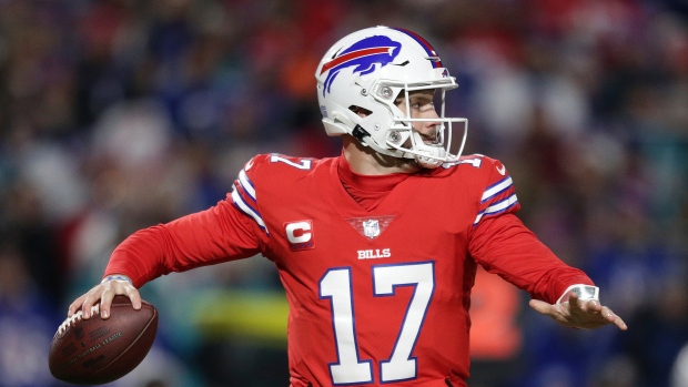 Bills QB Josh Allen defends Tee Higgins from criticism