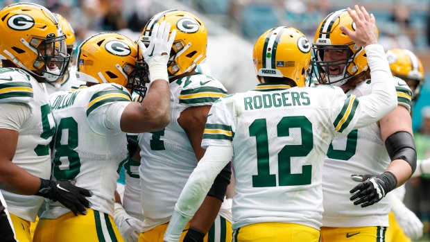 NFL Christmas Day live tracker: Aaron Rodgers, Packers spoil