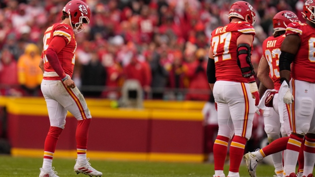 Chiefs' Edwards-Helaire on IR; Smith-Schuster back to practice