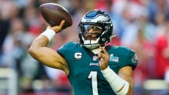 Jalen Hurts throws for TD, runs for another as Eagles thump Buccaneers  25-11 to remain unbeaten - West Hawaii Today