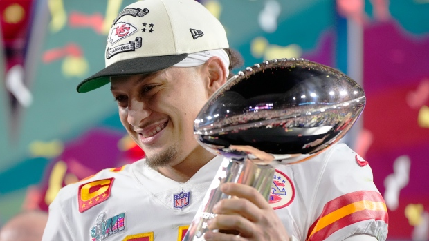 How a lucky chair, and some whispers, have helped KC Chiefs rookie earn  Mahomes' trust