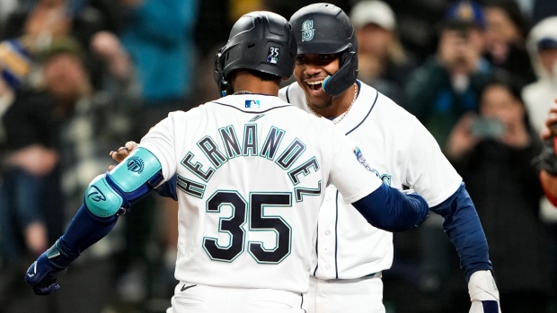 teoscar-hernandez-aj-pollock-homer-twice-in-seattle-mariners-win