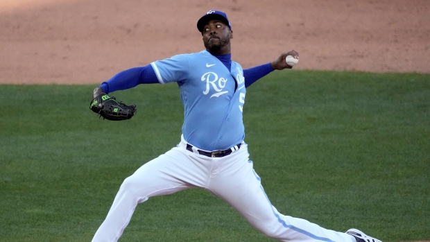 Aroldis Chapman's Royals career starts with household injury