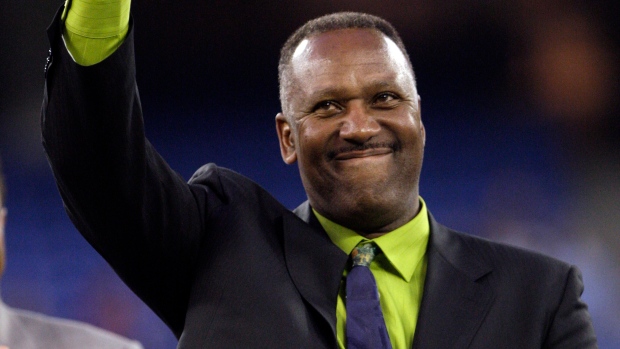 Diamondbacks name Joe Carter special assistant to GM