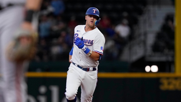 Jung HR gives deGrom 1st AL victory as Rangers beat Orioles