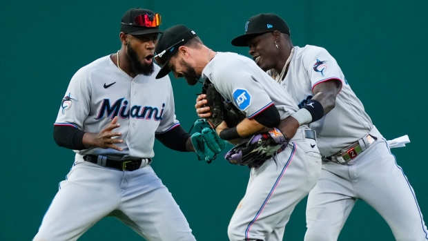 Soler homers, De La Cruz leads Marlins past Phillies 3-2