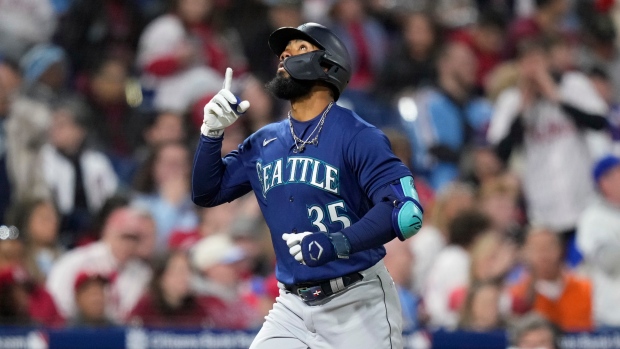 Jarred Kelenic, Teoscar Hernandez homer to back another stellar