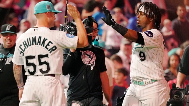 Segura hits game-ending single as Marlins beat Cubs