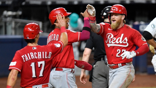 Fraley homers twice, hits tiebreaking shot in 9th as Reds beat