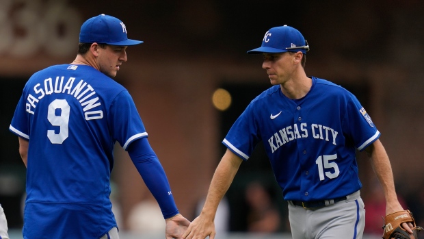 Vinnie Pasquantino homers as Royals win series vs. Padres