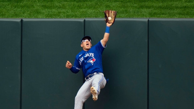 St. Louis Cardinals Nolan Arenado 10th straight Gold Glove award - TSN.ca