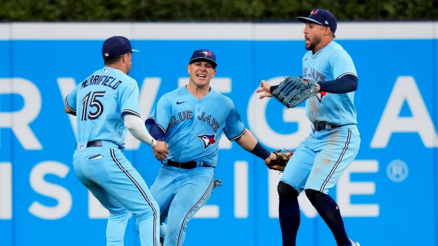 Clement and Springer hit RBI singles in the 8th in the Blue Jays