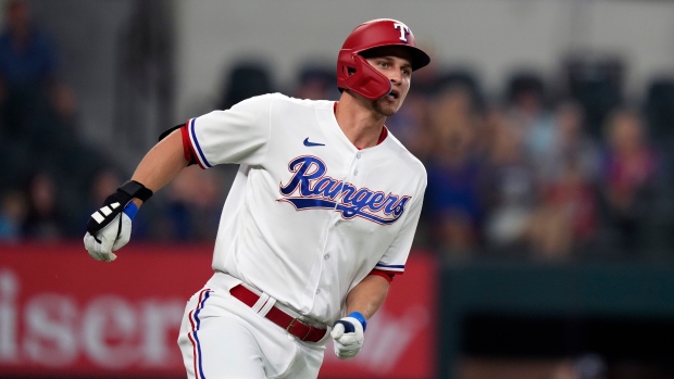 Rangers' Seager intentionally walked with bases loaded