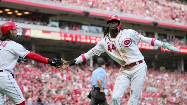 Bruce hits three-run HR, Reds sink D-backs 