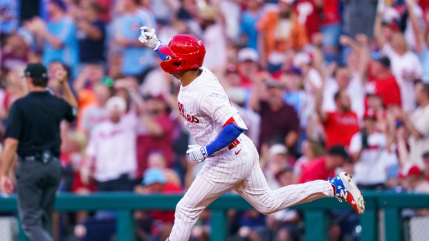 Edmundo Sosa's two-run homer, 08/26/2021