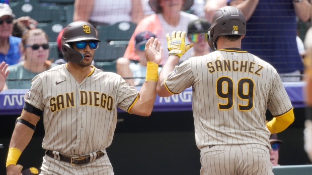 Gary Sánchez hits 2 of Padres' 4 home runs in 11-1 win over Rockies