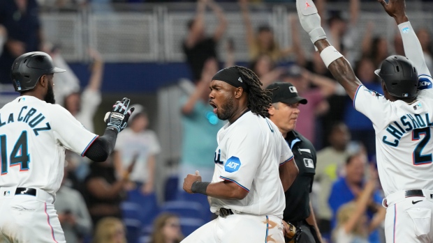 Marlins stun Holmes and Kahnle with 5 runs in 9th, beat Yankees 8