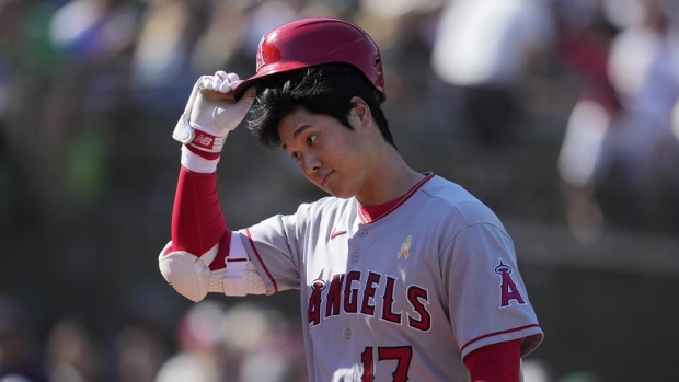 Baseball: Otani still missing gear, but no one minds