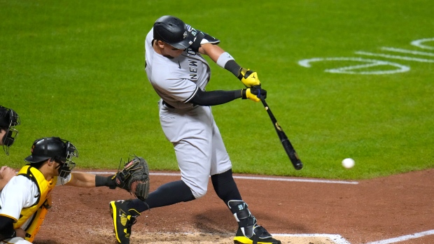 Pittsburgh Pirates Roberto Clemente at bat during game vs New York