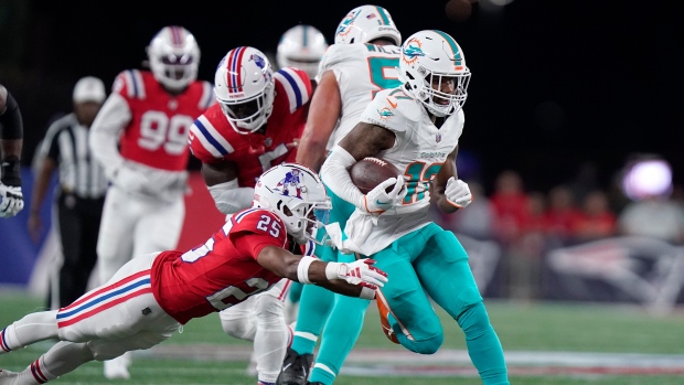 Dolphins' Jaylen Waddle in concussion protocol following hit vs. Patriots