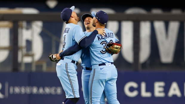 The Boston Red Sox were given the green light by MLB to wear yellow and  blue jerseys in postseason - Article - Bardown